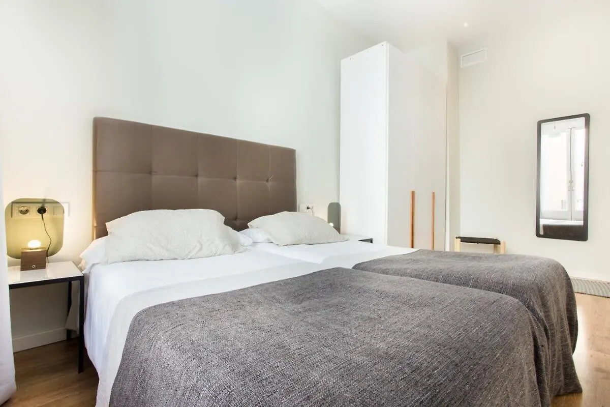 Daire Centric 3Bedroom In Las Ramblas 2 1B Barselona